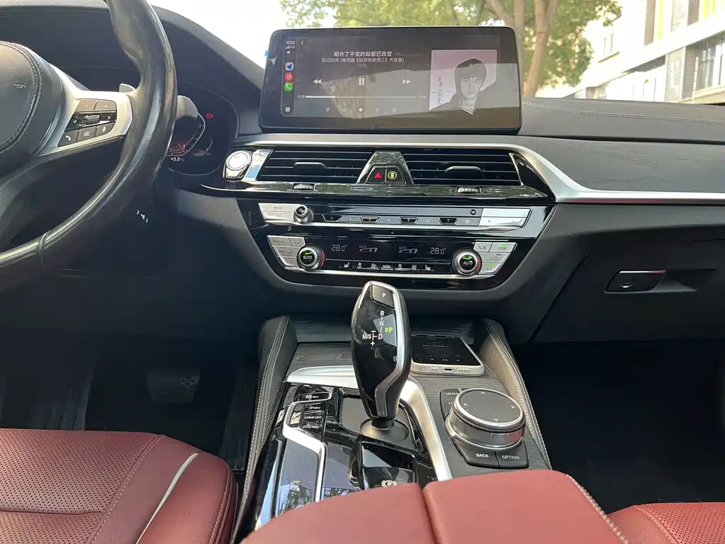 BMW 5 Series 2022 — фото 16