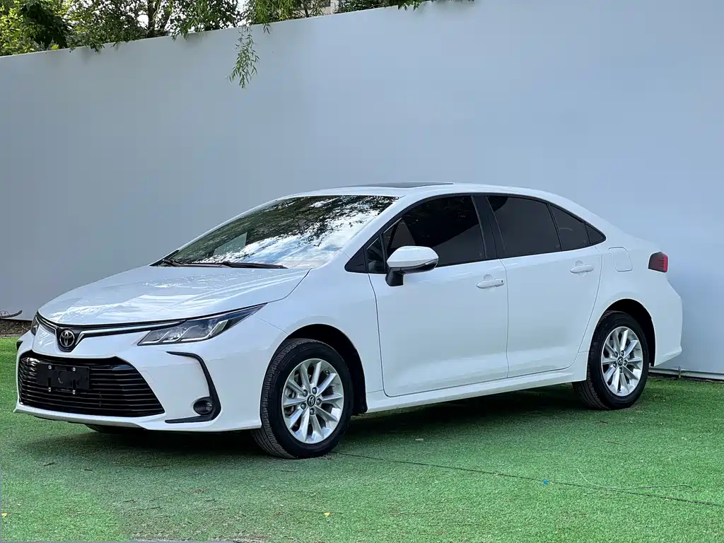 Toyota Corolla 2022 — фото 1