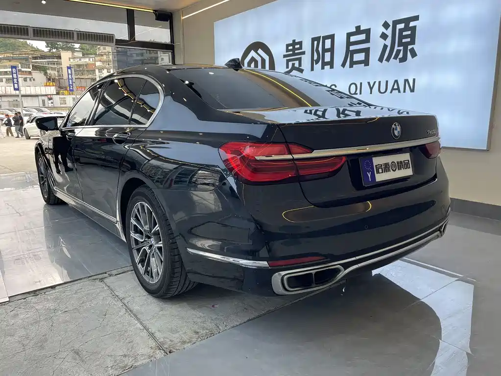 BMW 7 Series 2017 — фото 21