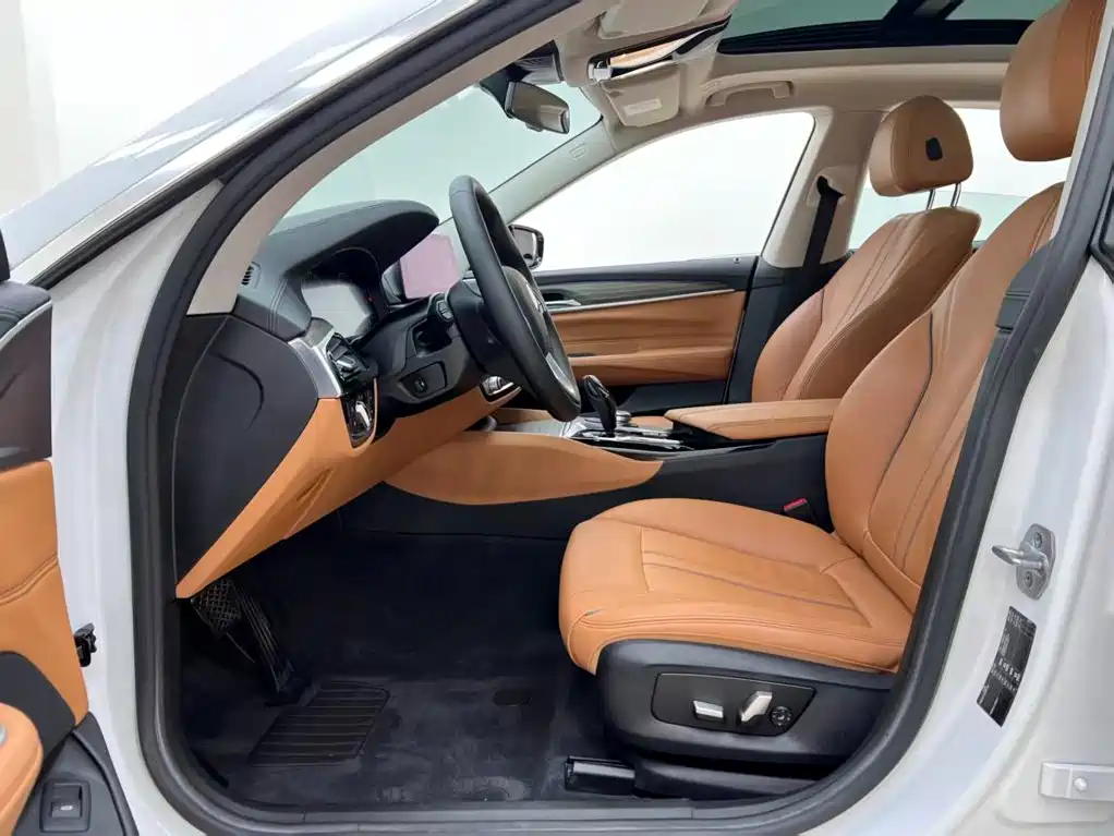 BMW 6 Series GT 2019 — фото 14
