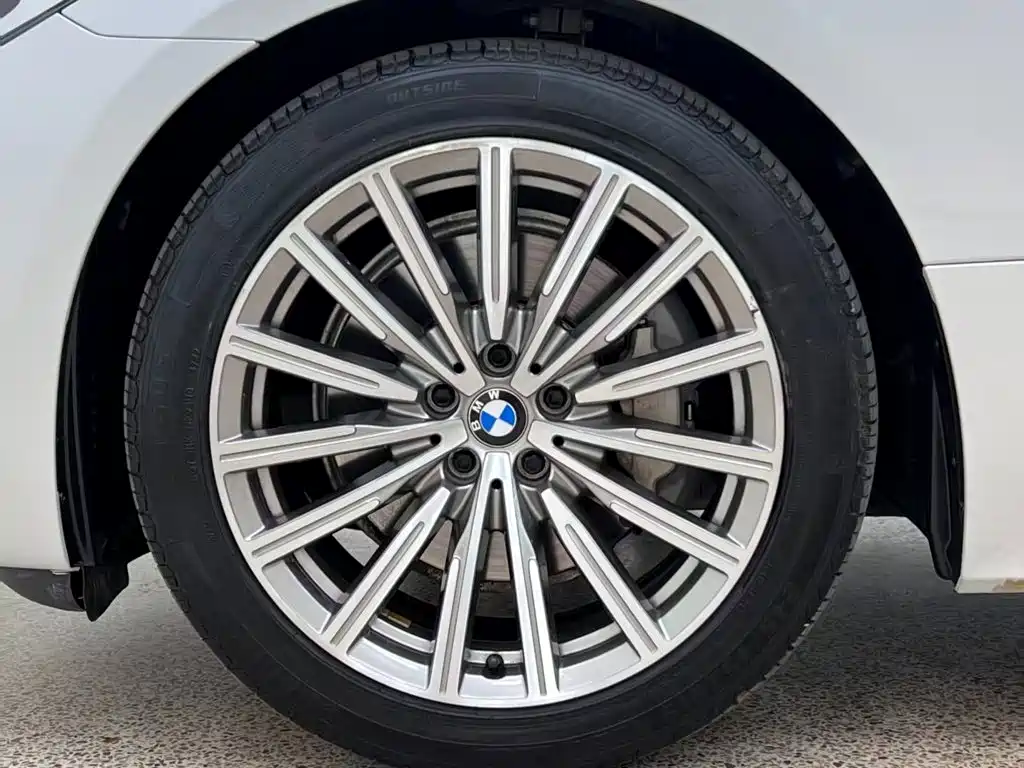 BMW 6 Series GT 2019 — фото 12