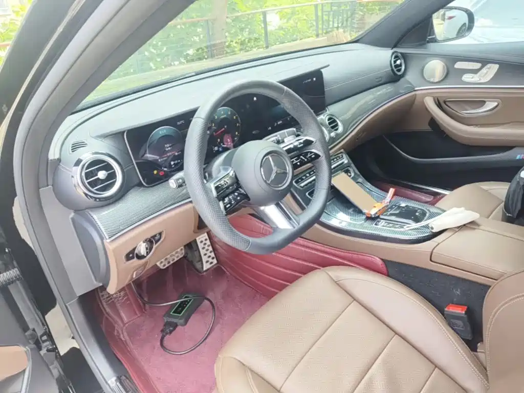 Mercedes-Benz E-Class 2023 — фото 10