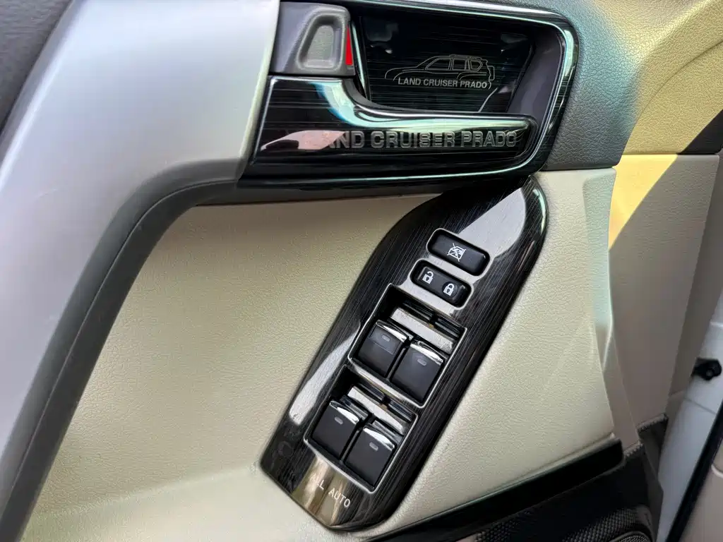 Toyota Prado 2019 — фото 31