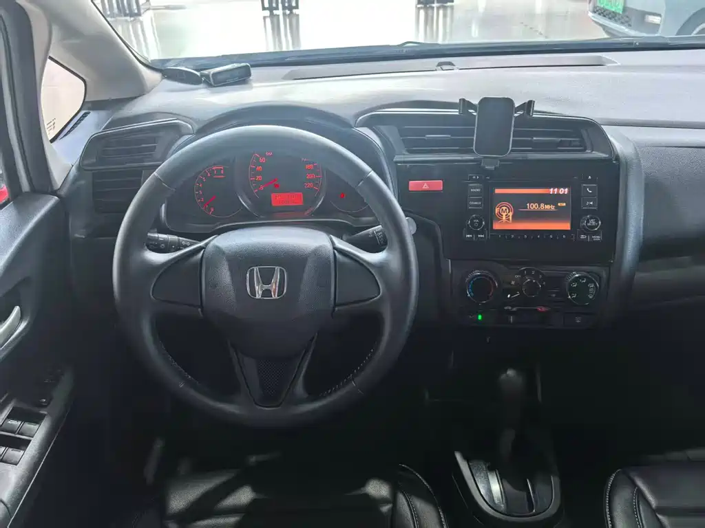 Honda Fit 2015 — фото 12