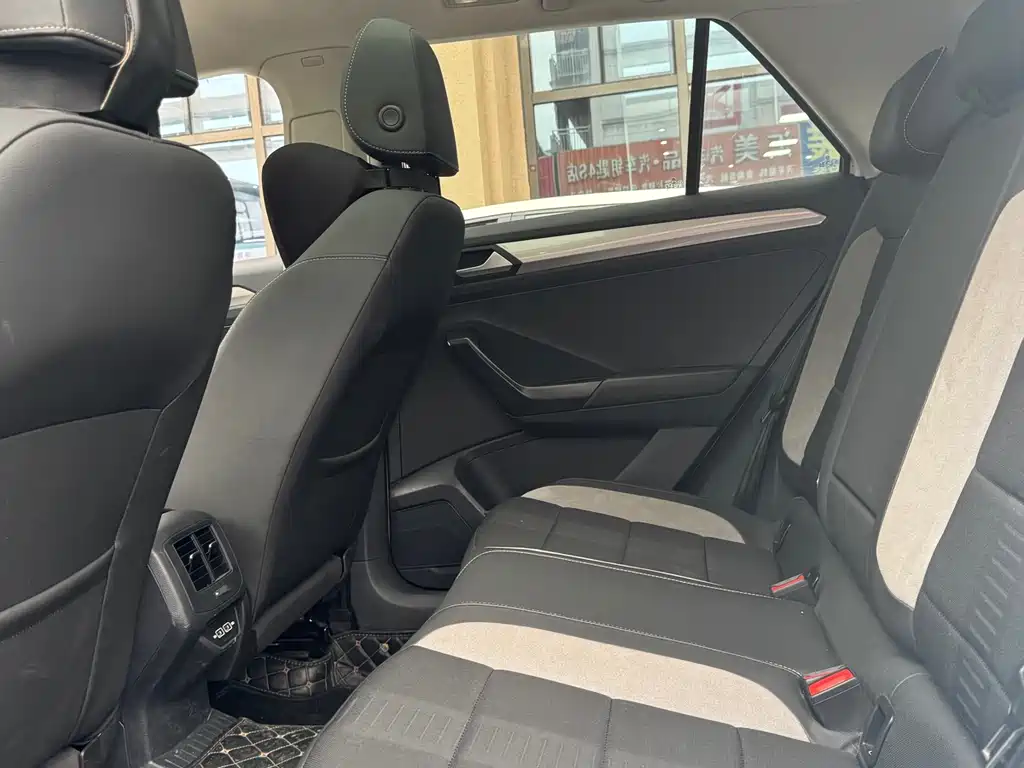 Volkswagen T-Roc 2021