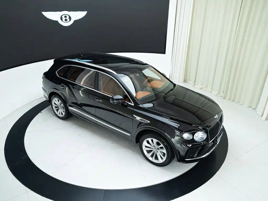 Bentley Bentayga 2025 — фото 20
