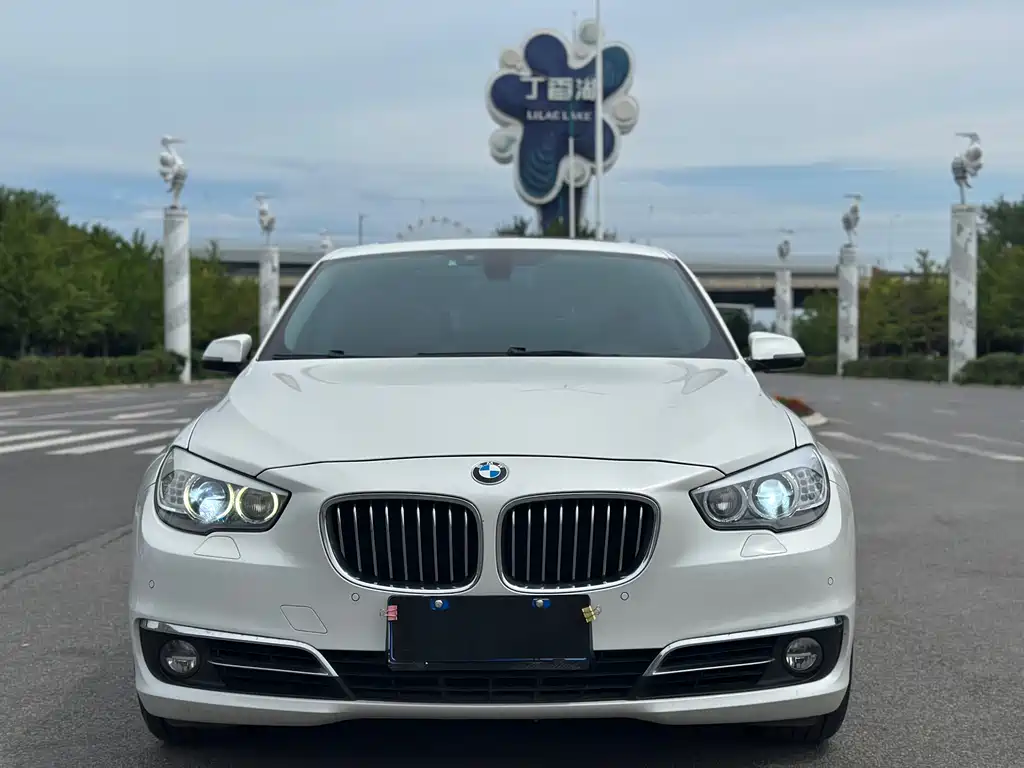 BMW 5 Series GT 2014 — фото 1
