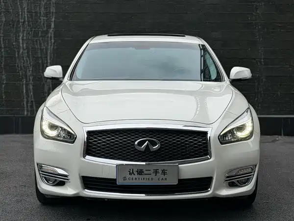 Infiniti Q70 2018