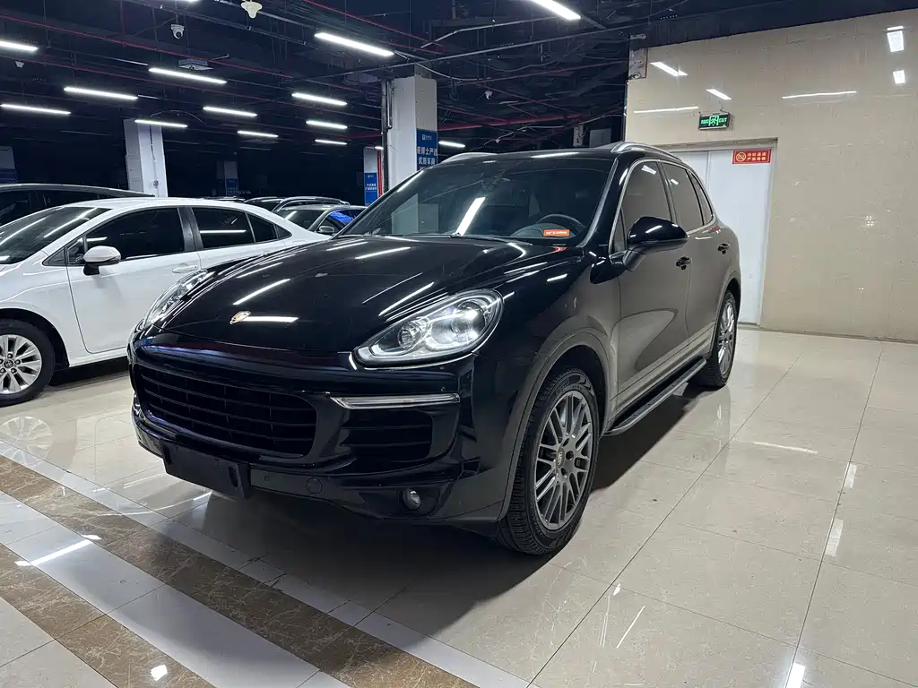 Porsche Cayenne 2016 — фото 1