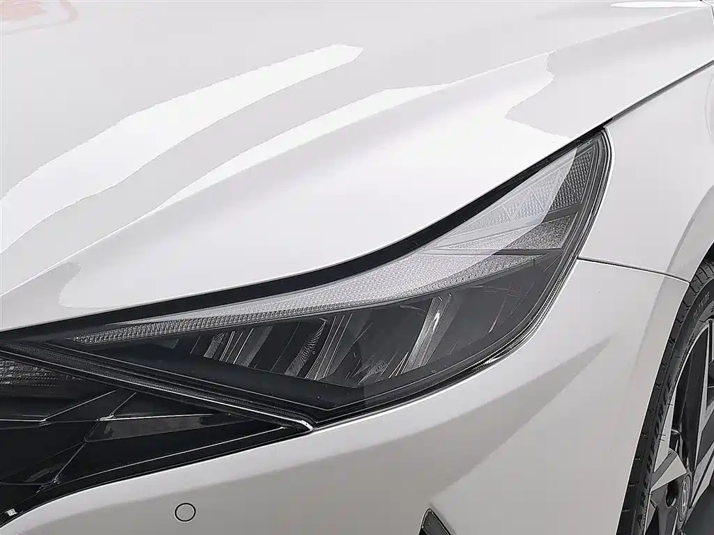 Hyundai Elantra 2022