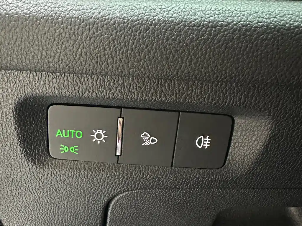 Skoda Octavia 2022 — фото 13