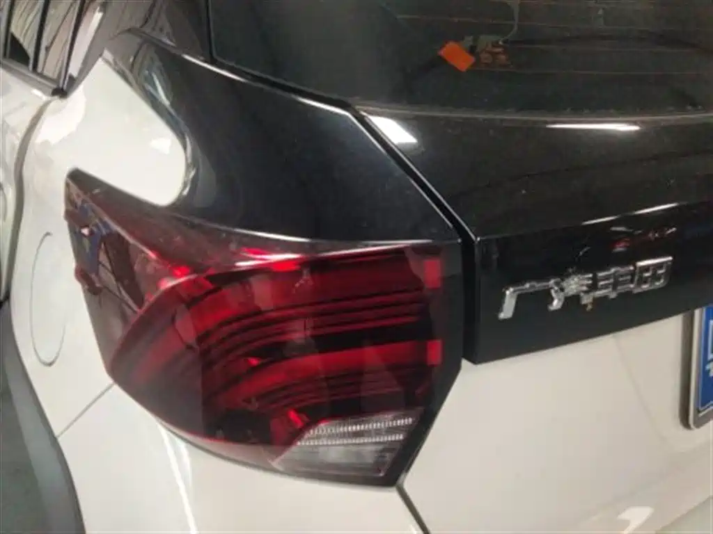 Toyota Yaris L 2023 — фото 12