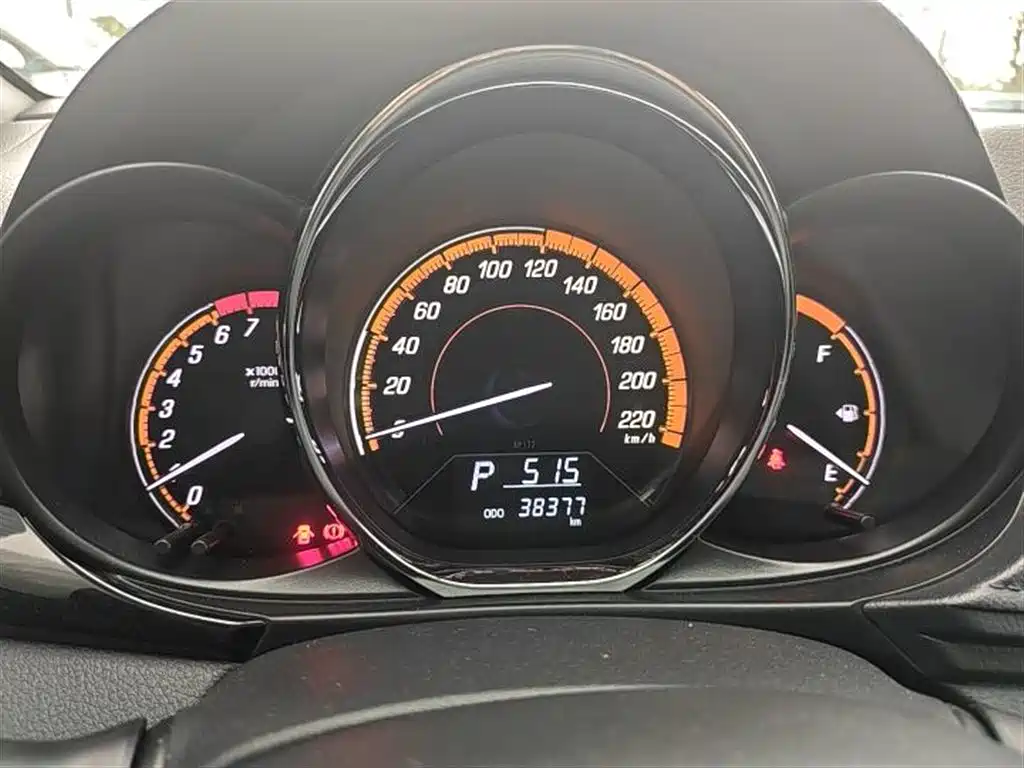 Toyota Yaris L 2023 — фото 21
