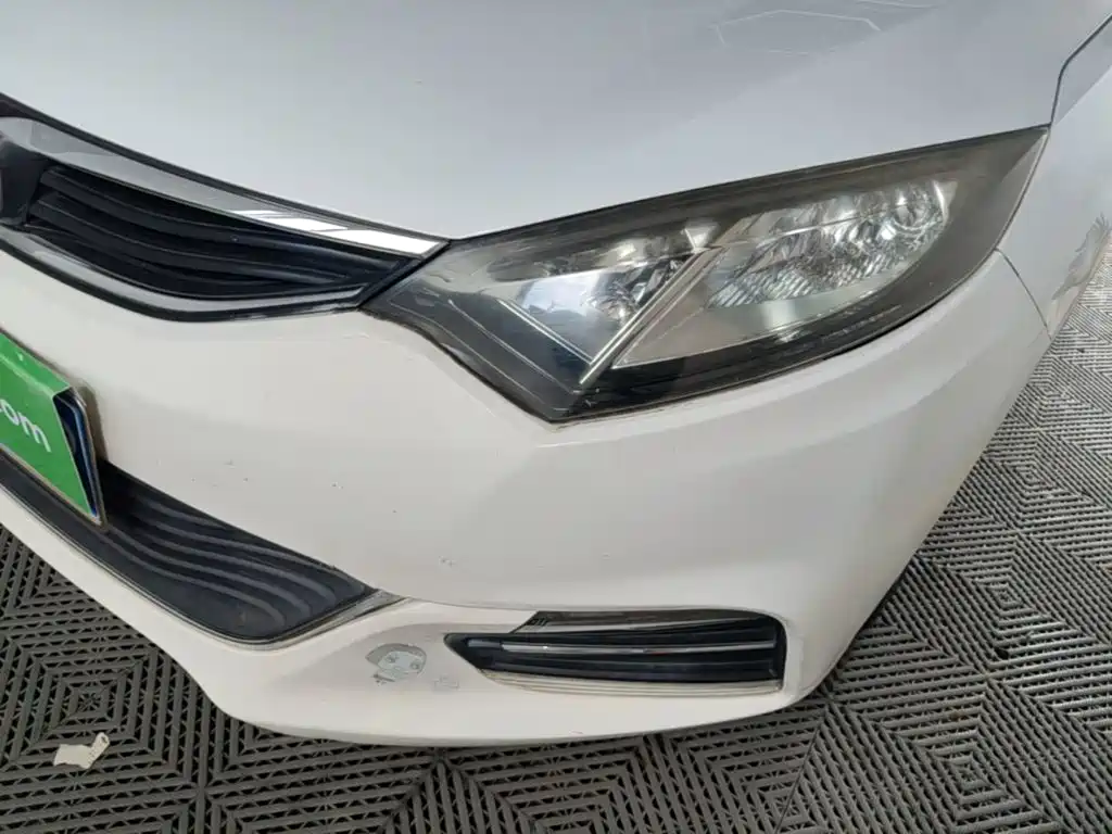 Changan Eado XT 2015 — фото 24