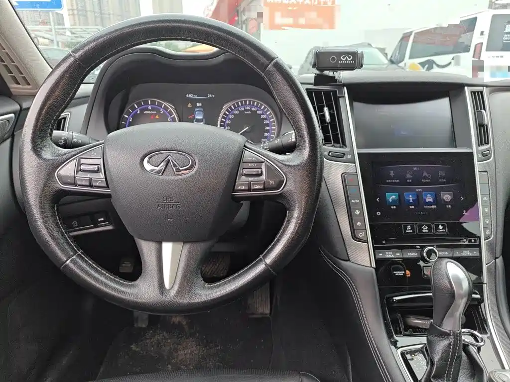 Infiniti Q50L 2017 — фото 13