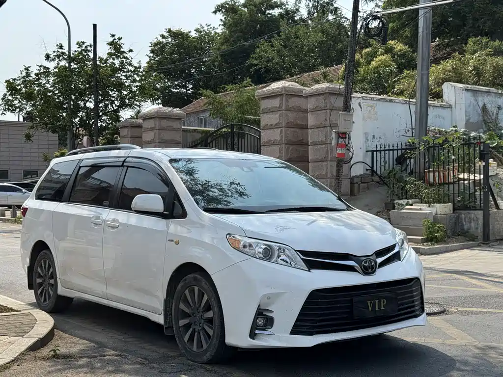 Toyota Sienna 2019