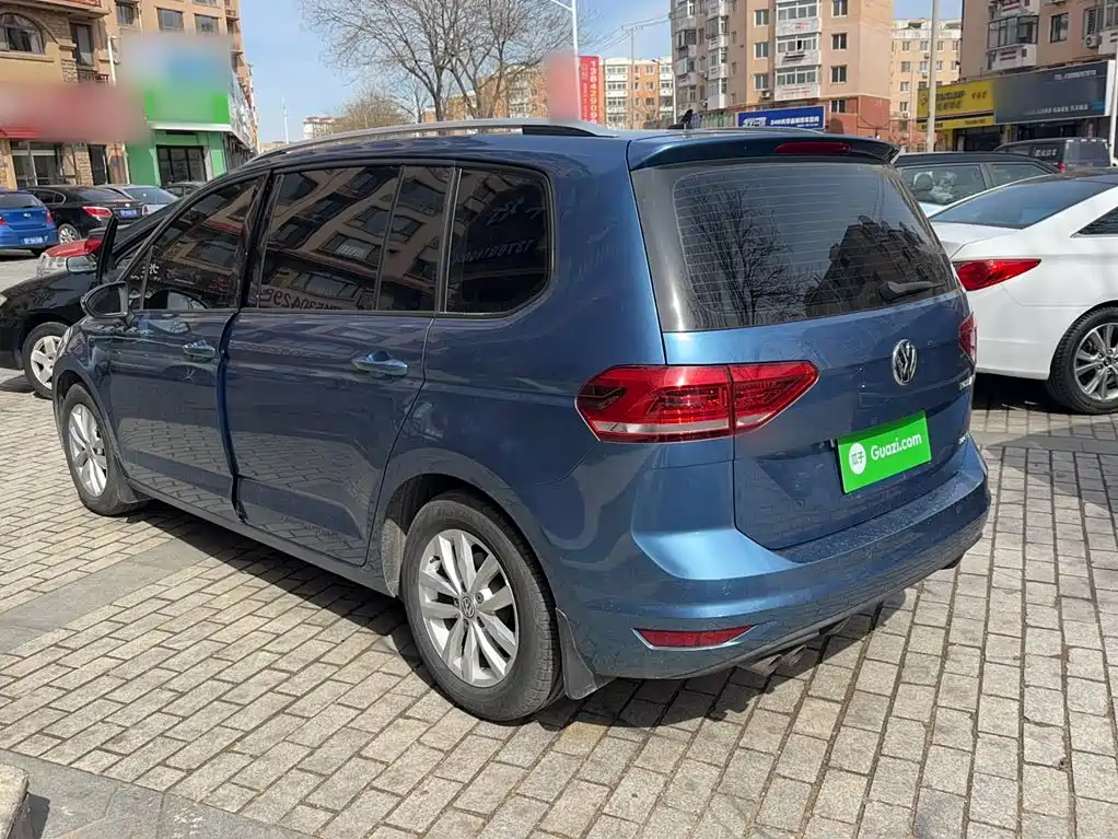 Volkswagen Touran 2018 — фото 14
