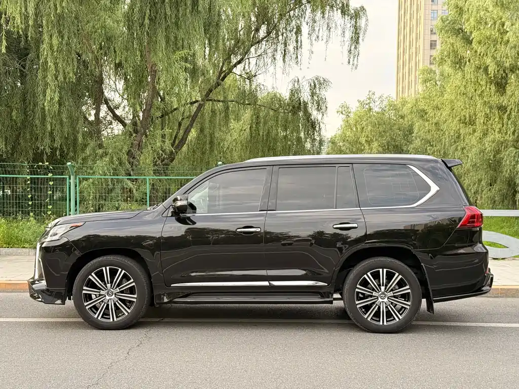Lexus LX 2018