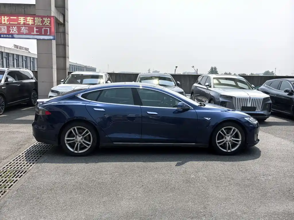 Tesla Model S 2016