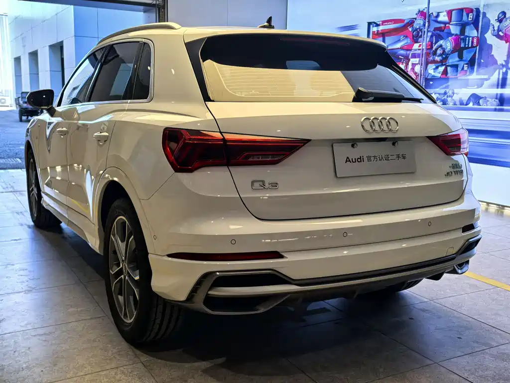 Audi Q3 2022 — фото 13