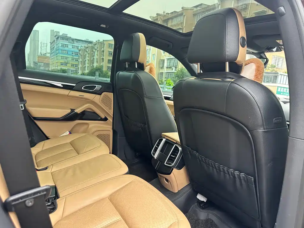 Porsche Cayenne 2017 — фото 10