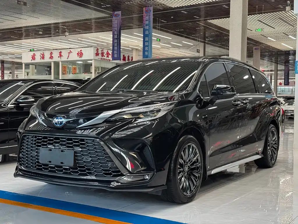 Toyota Granvia 2023