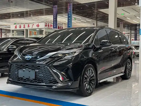 Toyota Granvia 2023