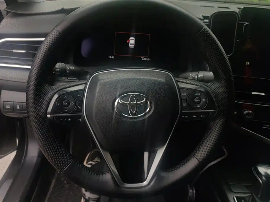 Toyota Camry 2022 — фото 15