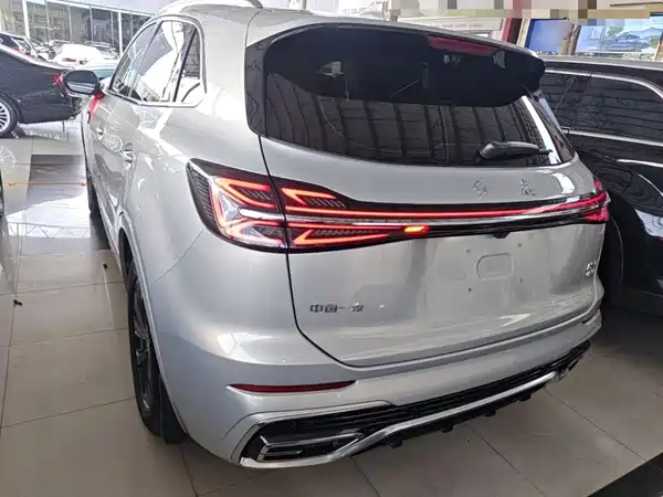 Hongqi HS5 2023