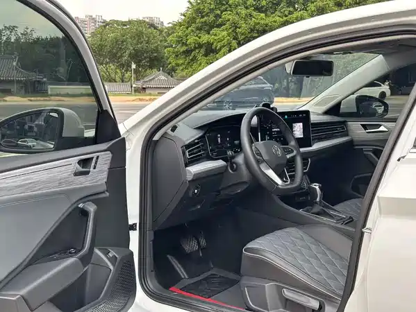 Volkswagen Sagitar 2024