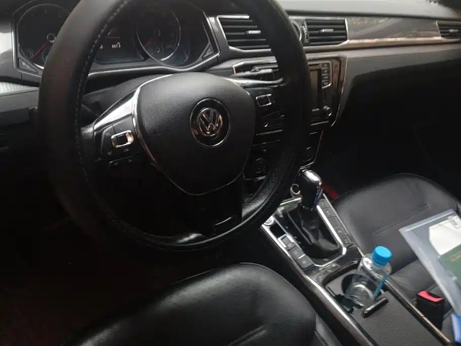 Volkswagen Passat 2018 — фото 12