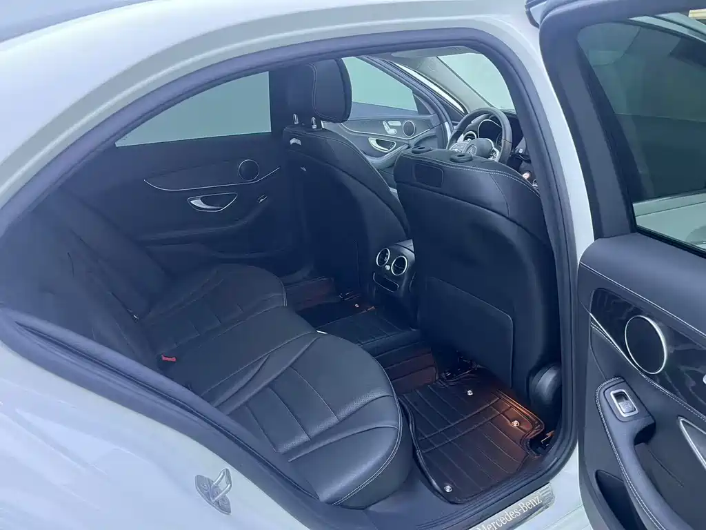 Mercedes-Benz C-Class 2019 — фото 10