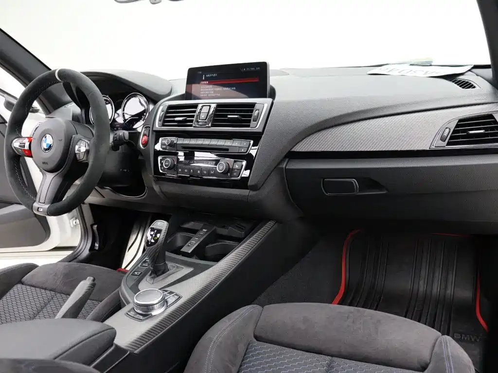 BMW 1 Series 2017 — фото 22