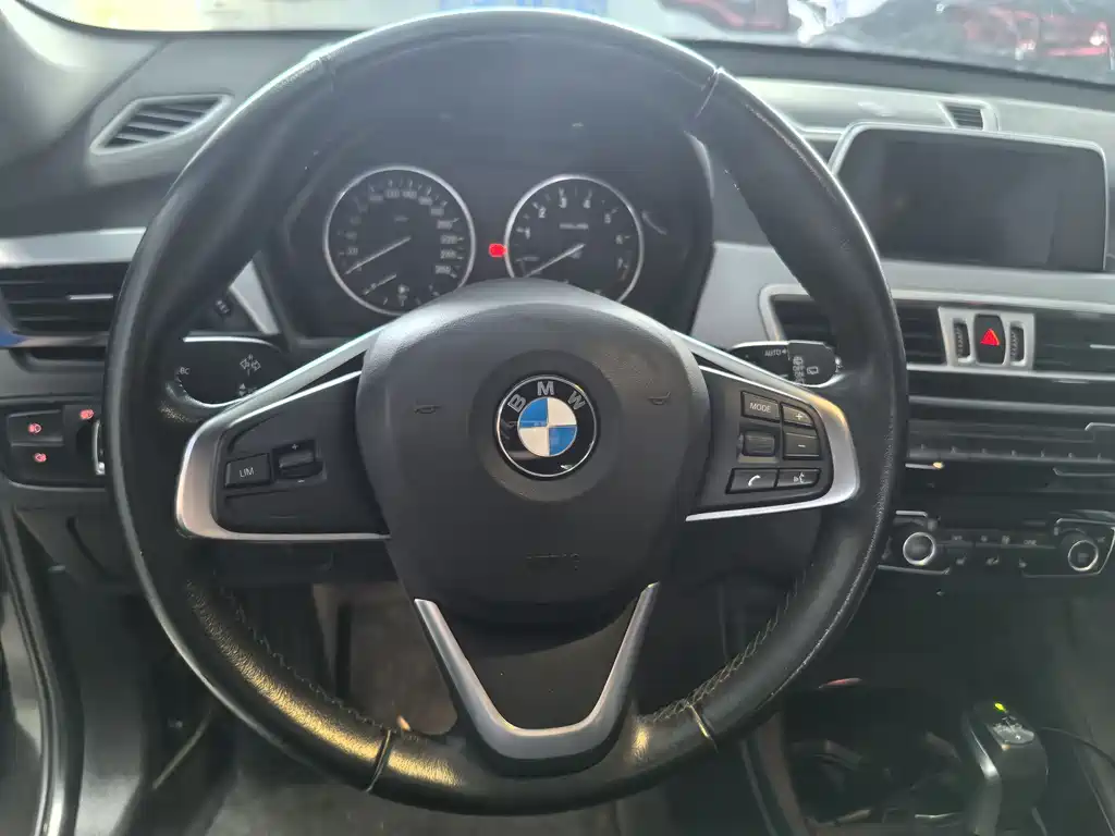 BMW X1 2016 — фото 12