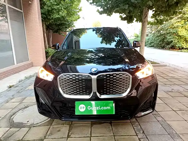 BMW iX1 2024
