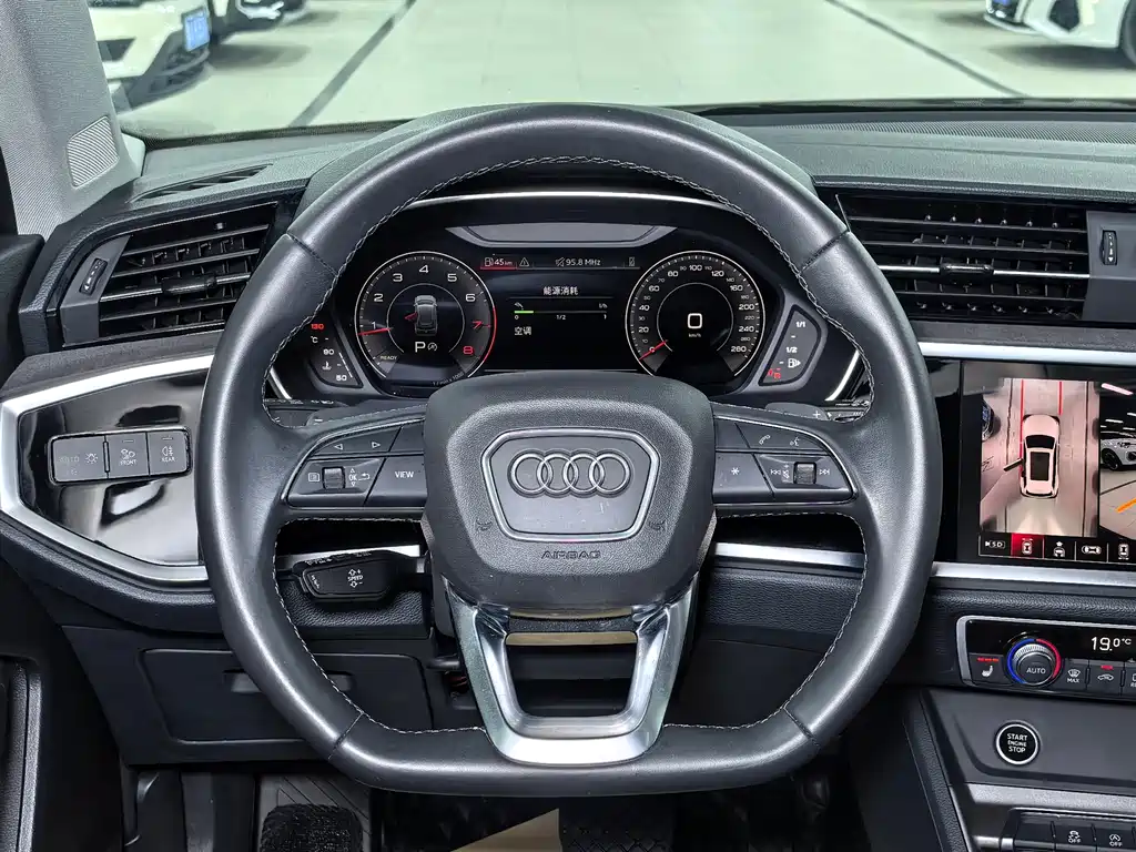 Audi Q3 2022 — фото 12