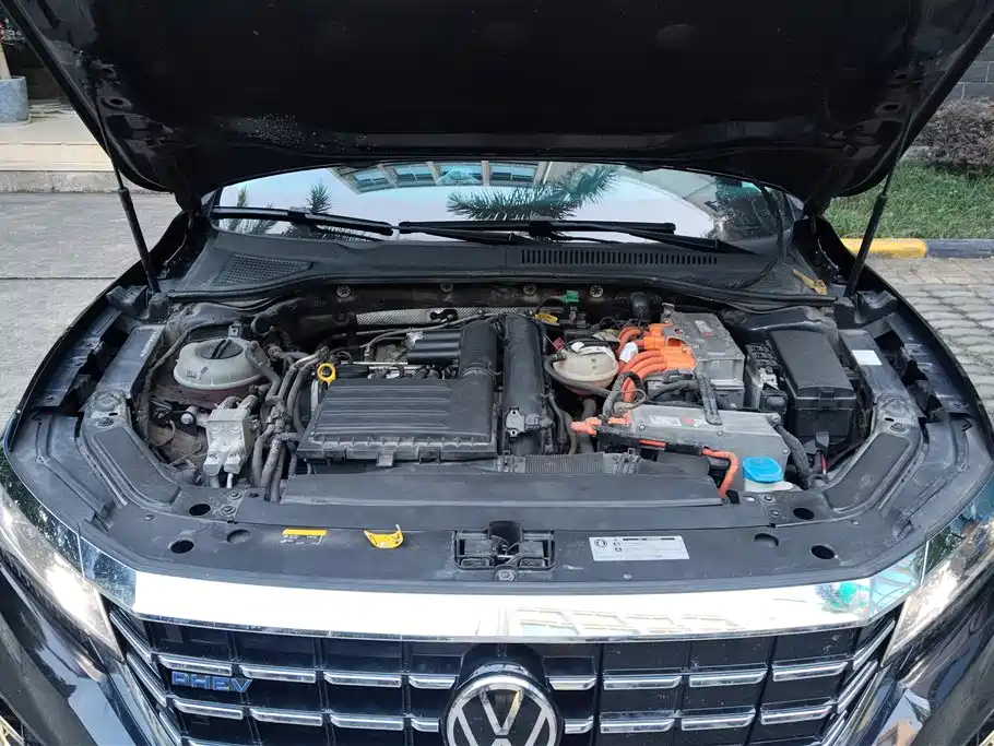 Volkswagen Passat PHEV 2021 — фото 10
