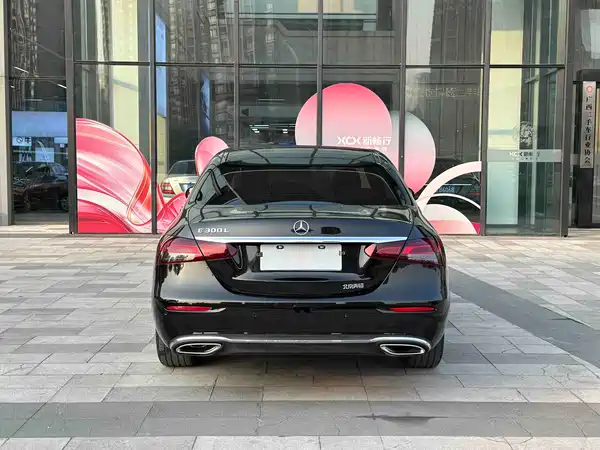 Mercedes-Benz E-Class 2022