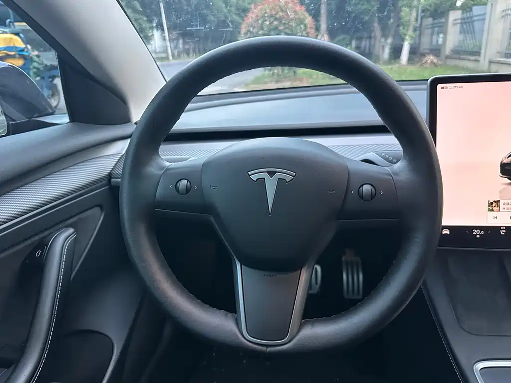 Tesla Model 3 2022 — фото 14