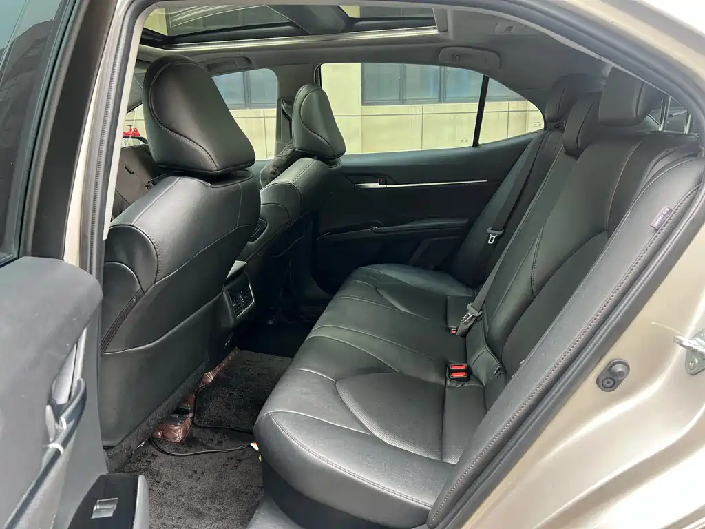 Toyota Camry 2023 — фото 11