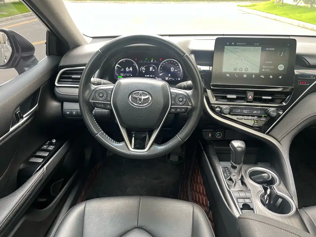 Toyota Camry 2023 — фото 15