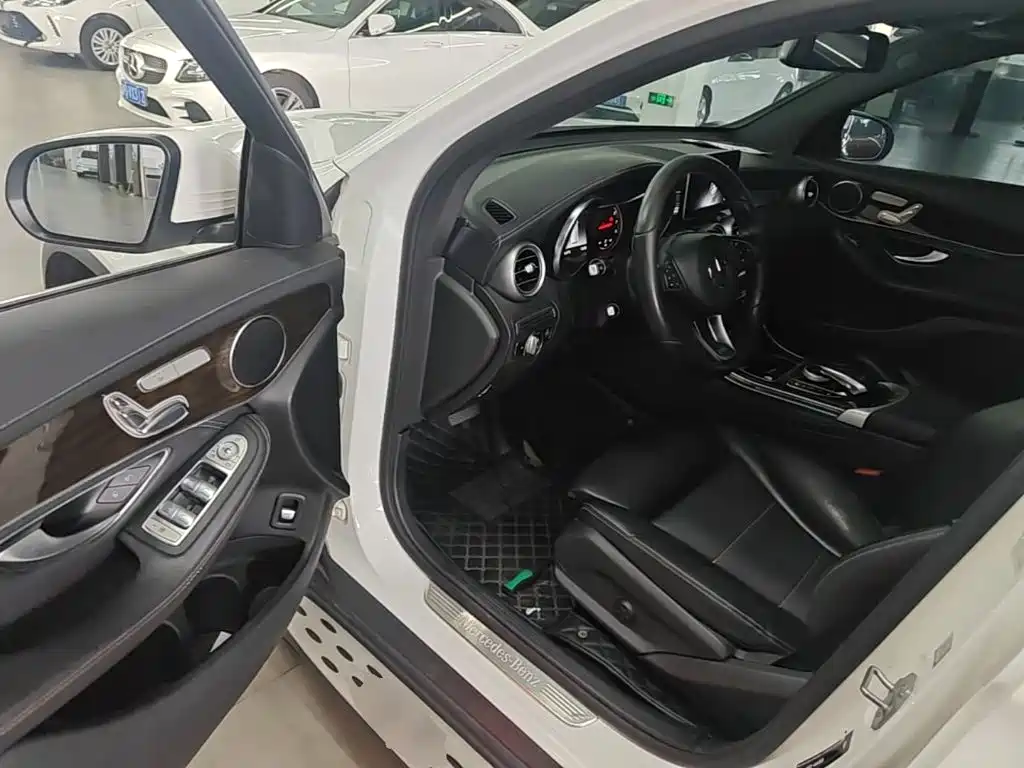 Mercedes-Benz GLC 2019 — фото 16