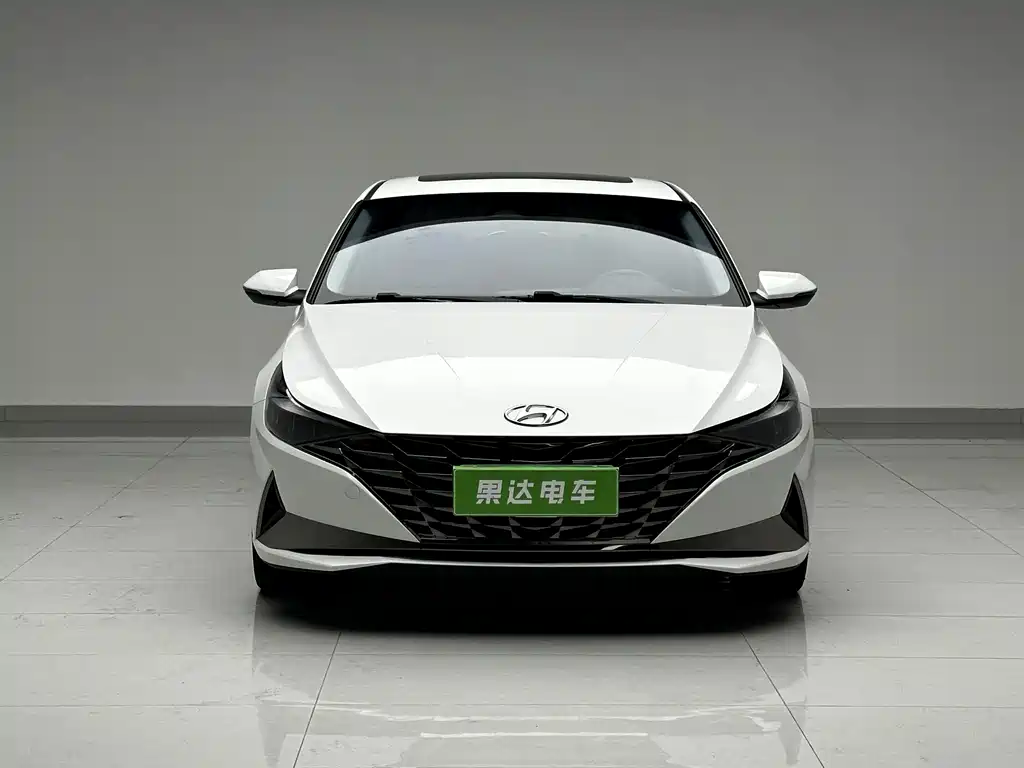 Hyundai Elantra 2023 — фото 2