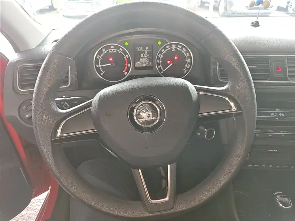 Skoda Rapid Spaceback 2016 — фото 11