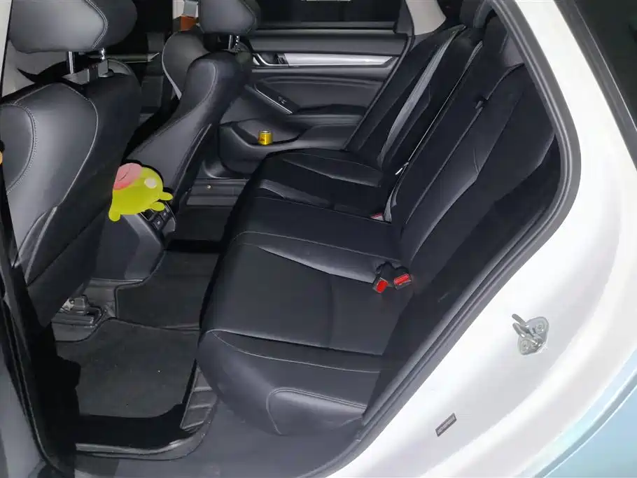 Honda Accord 2022 — фото 11