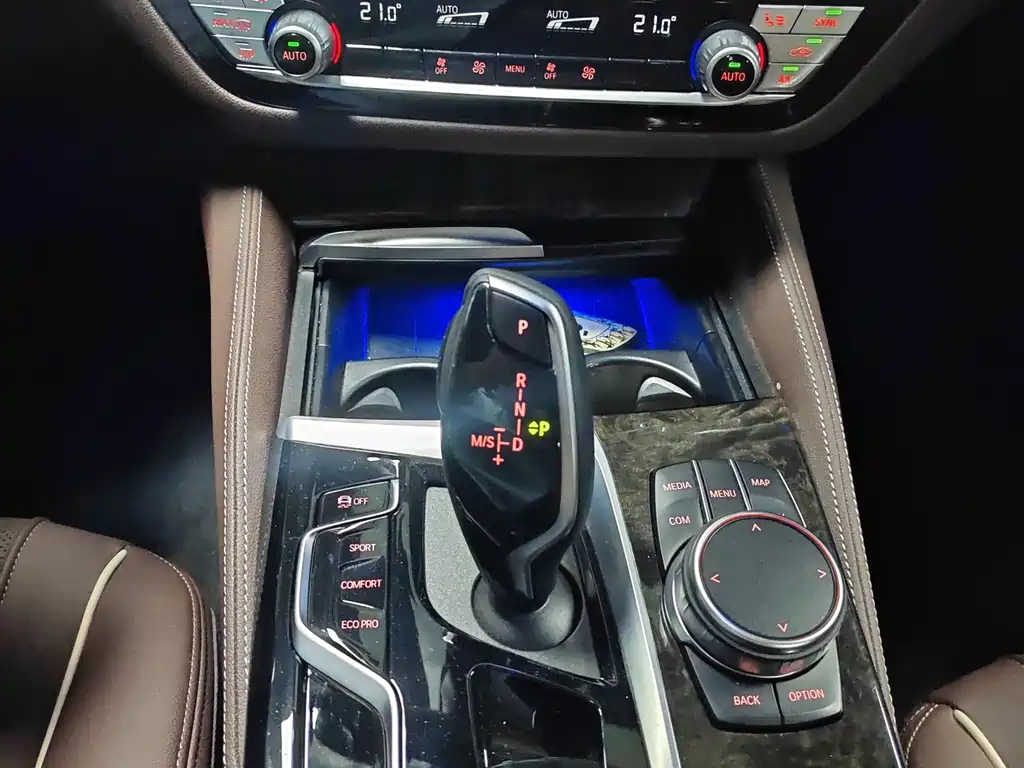 BMW 5 Series 2023 — фото 14