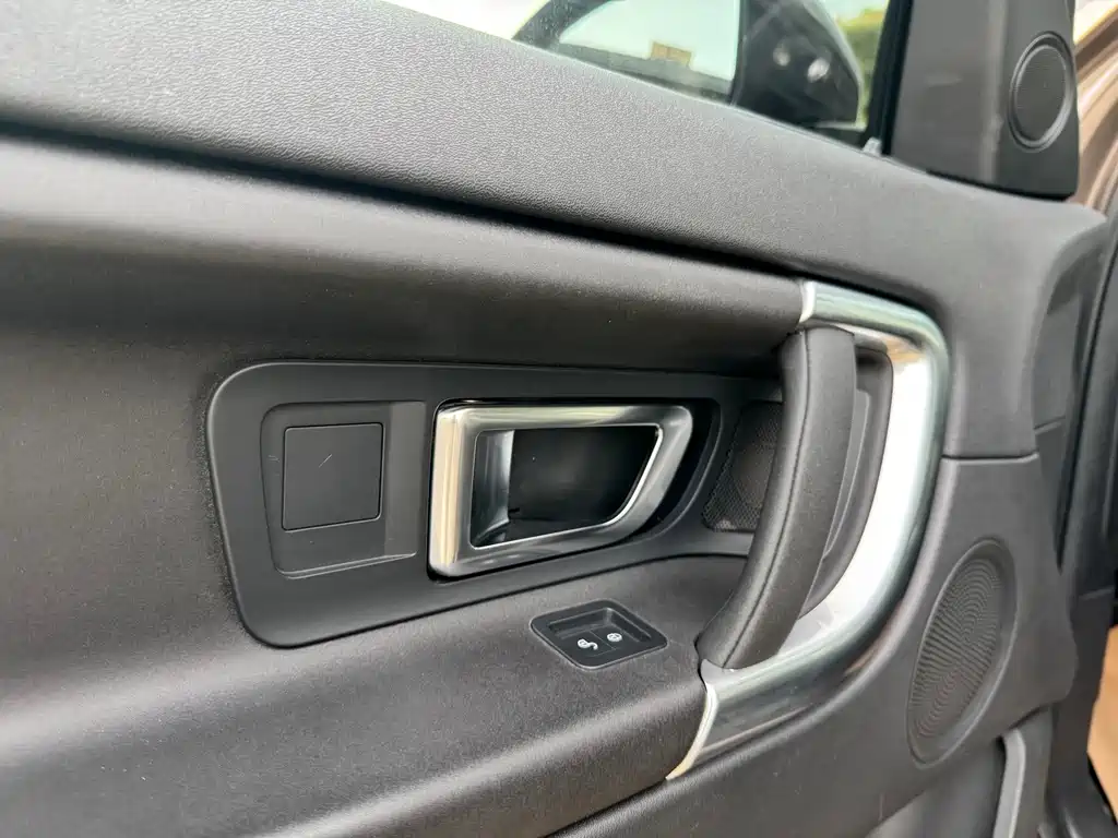 Land Rover Discovery Sport 2015 — фото 9