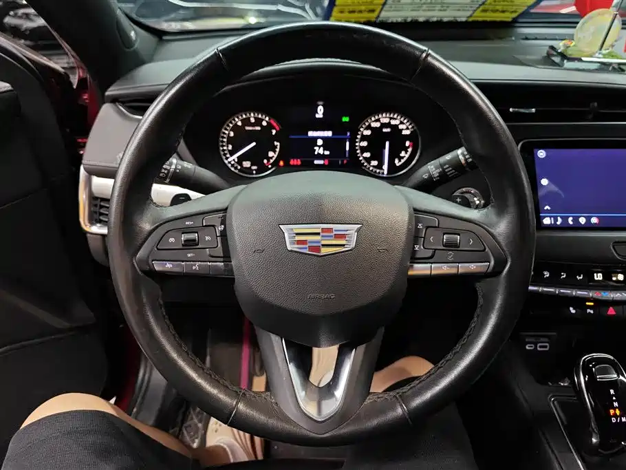 Cadillac XT4 2021 — фото 15