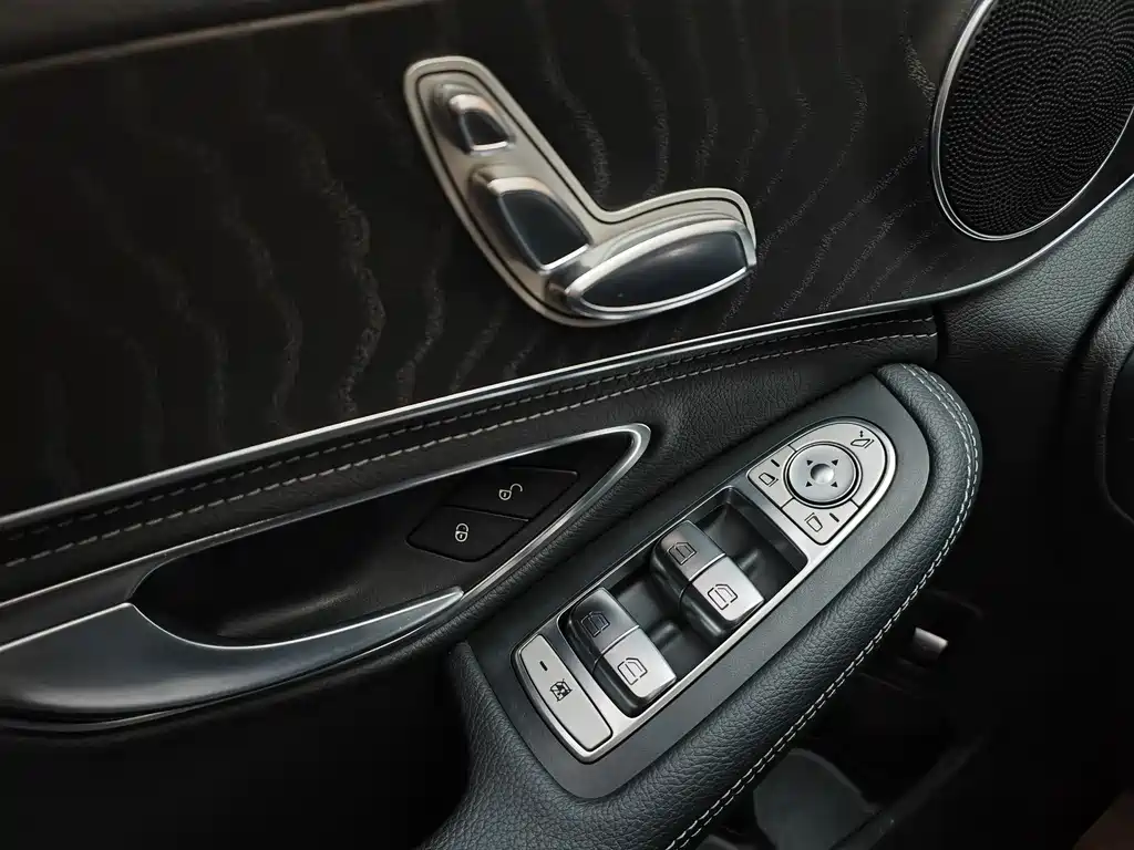 Mercedes-Benz C-Class 2017 — фото 16