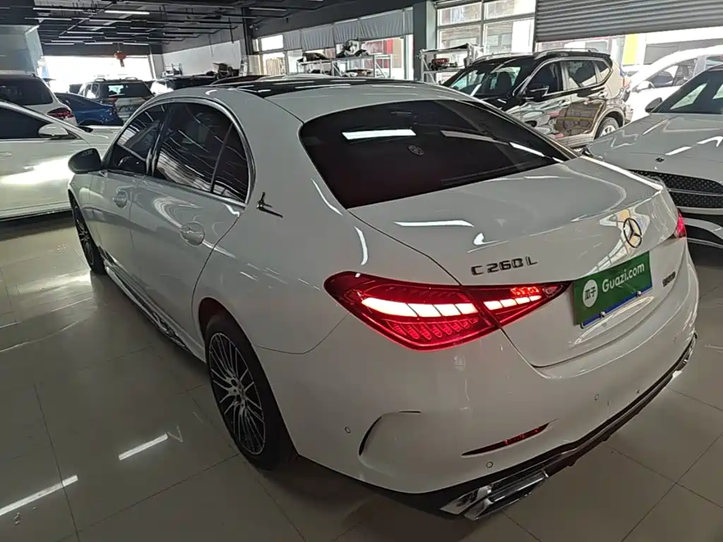 Mercedes-Benz C-Class 2024